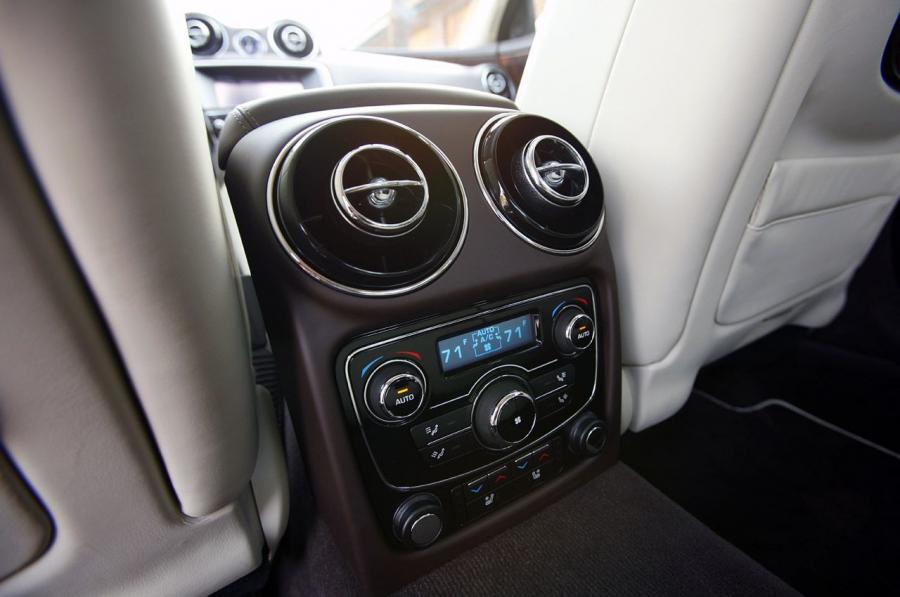  Jaguar XJL 2011 года  (фото 6 из 44)